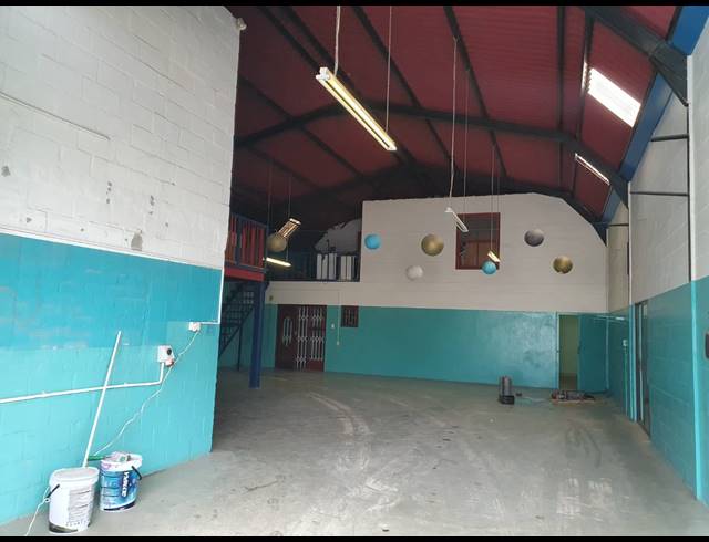 300M² FACTORY TO LET IN BLACKHEATH INDUSTRIAL